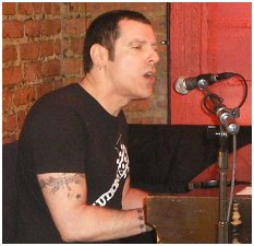 Frank at an Outmusic Open Mic in 2006